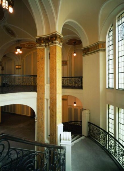 Blick von heute in das Treppenhaus vom 2. Obergeschoss